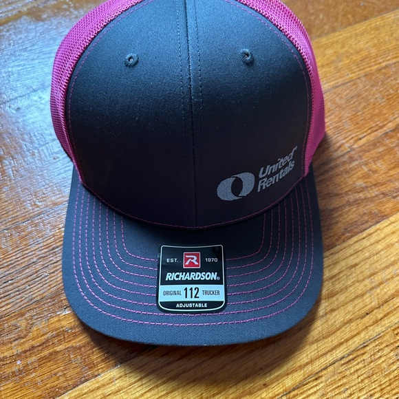 United Rentals Gray Pink Mesh Snapback Cap Trucker Baseball Hat Richardson NEW - Picture 3 of 5